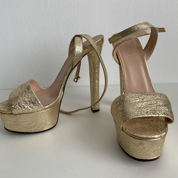 Gucci Leila Metallic Leather Platform Sandals - Picture 1 of 9
